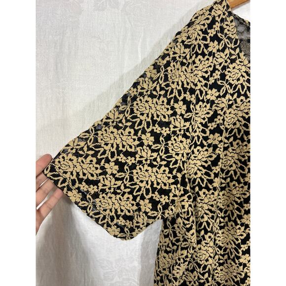 Catherines Top 4X Tan Floral Sheer Black Lined Short Sleeve - Picture 3 of 11